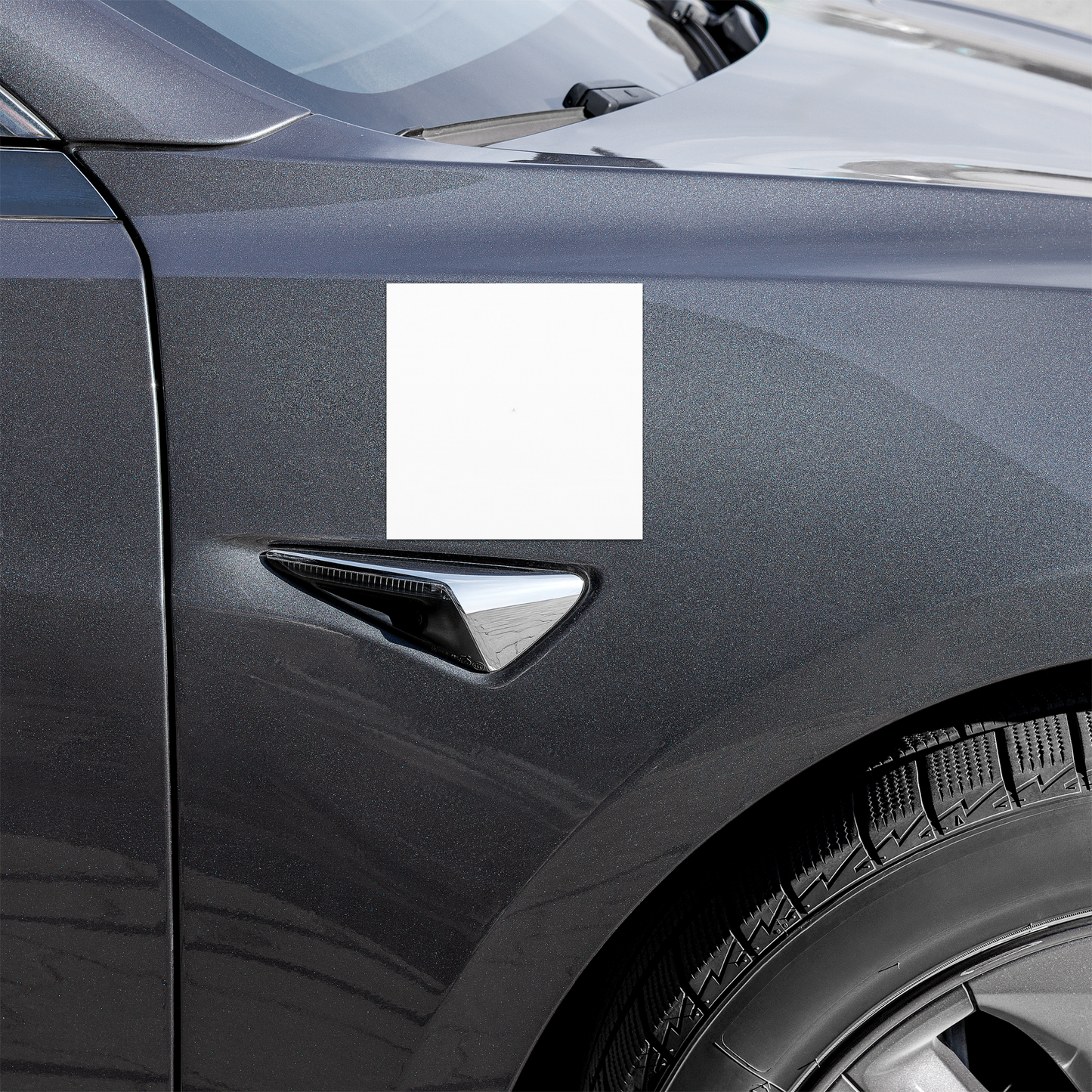 Signalétique magnétique verticale pour aile avant de voiture pose facile sans trace.