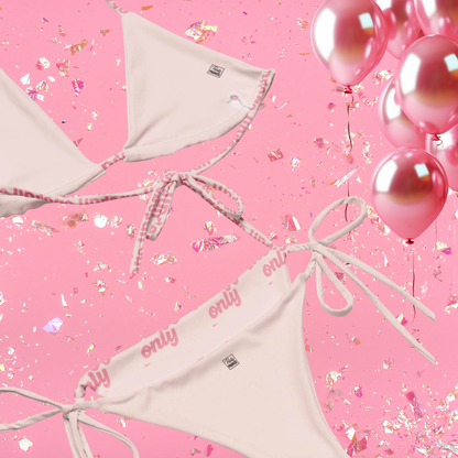 Detail d un bikini rose deux pieces avec liens ajustables, ideal pour pink party, EVJF, plage ou tenue estivale feminine – Rose