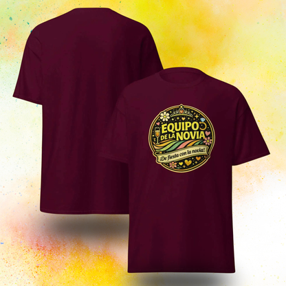 Camiseta Equipo de la Novia con frase De fiesta con la novia y diseno retro colorido, ideal para despedida de soltera y celebracion EVJF, modelo para grupo de amigas 