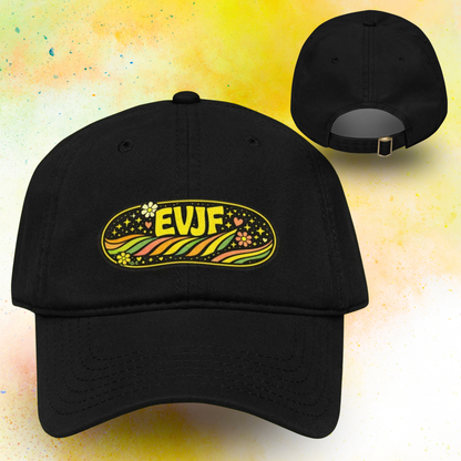 Casquette EVJF avec design retro coloré et motif floral, accessoire ideal pour enterrement de vie de jeune fille et fete entre amies, modele ajustable noire