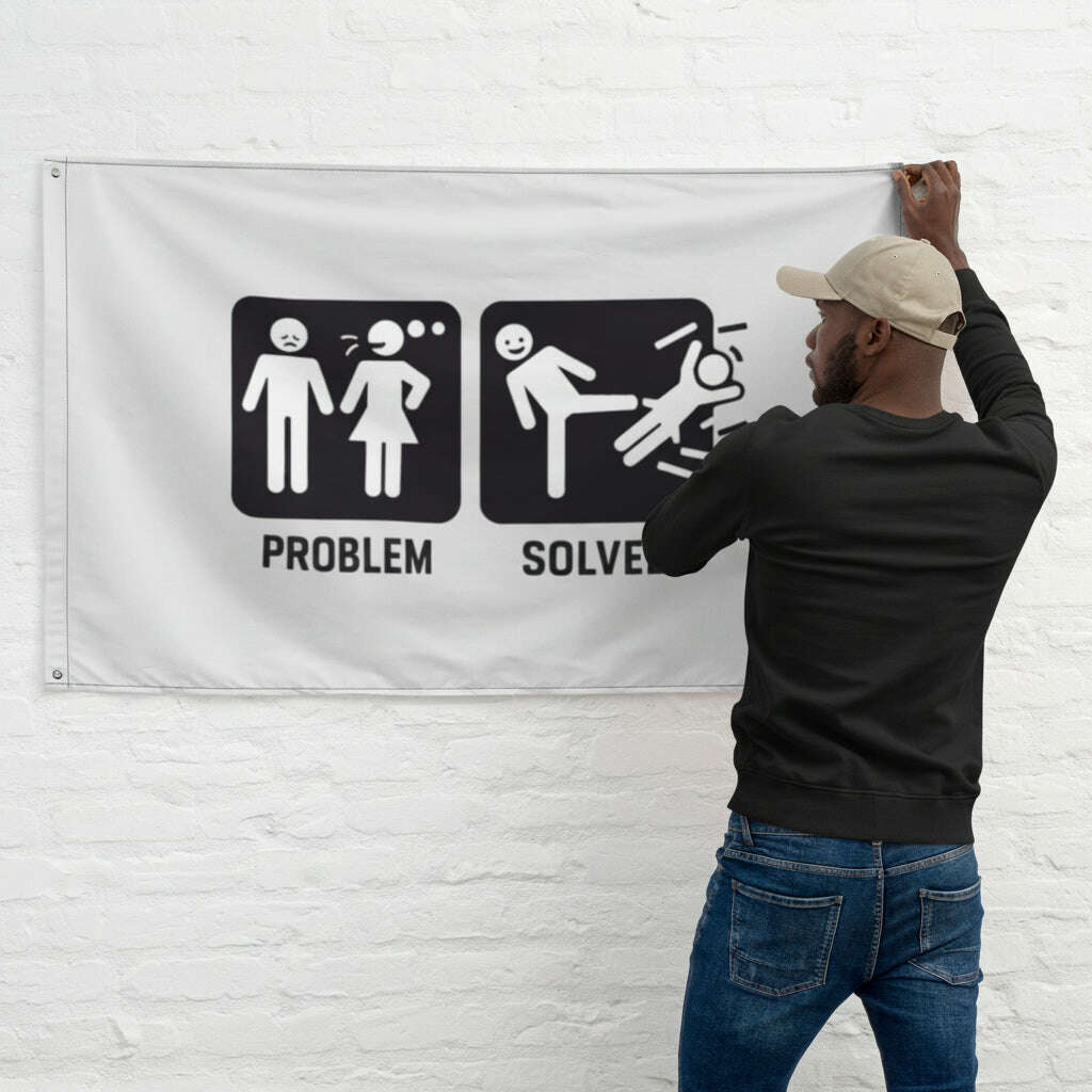 Drapeau_humoristique_Problem_Solved_accroch_au_mur