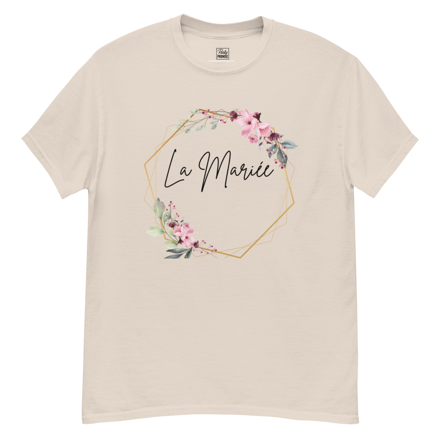 T-shirt naturel La Mariée personnalisable avec prénom de la mariée, design floral rose et cadre géométrique doré, coupe unisexe avec vue avant et arrière pour EVJF chic.