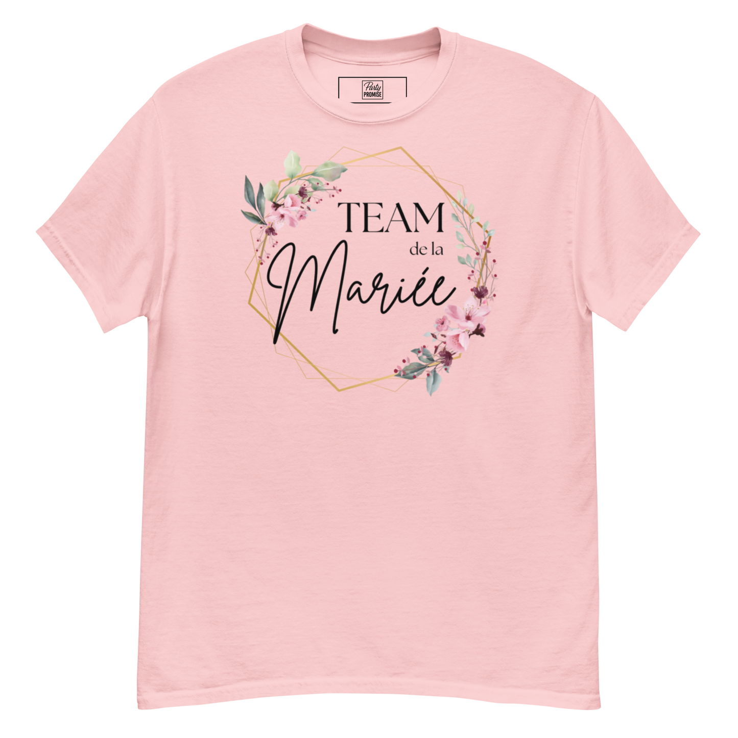 T-shirt rose Team de la Mariée personnalisable avec prénom, design floral rose et cadre géométrique doré, coupe unisexe avec vue avant et arrière pour EVJF élégant.