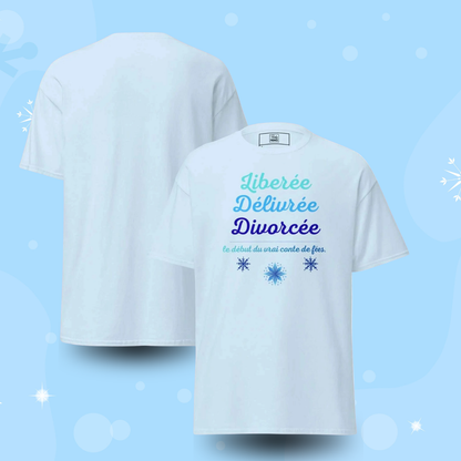T shirt bleu clair Liberee Delivree Divorcee avec design festif, tenue ideale pour fete de divorce et celebration nouvelle vie entre amies bleu clair.