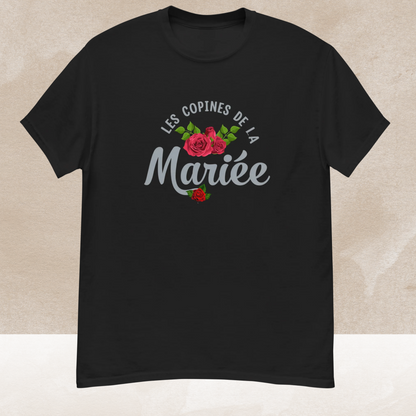 T shirt noir EVJF avec inscription Les Copines de la Mariee et motif de roses rouges