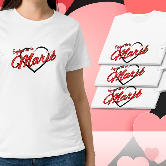 T shirt blanc Equipe de la Mariee avec ecriture rouge et coeur noir porte sur mannequin, tenue ideale pour EVJF et enterrement de vie de jeune fille.