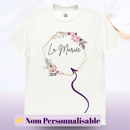 T shirt La mariee avec design floral boheme et zone prenom personnalisable ideal pour EVJF fete mariage et tenue future mariee — blanc