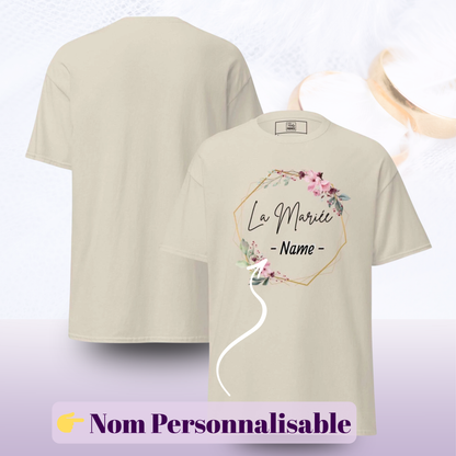 T shirt La mariee avec personnalisation du prenom et design floral boheme avec apercu recto verso ideal pour EVJF fete mariage et tenue future mariee — beige