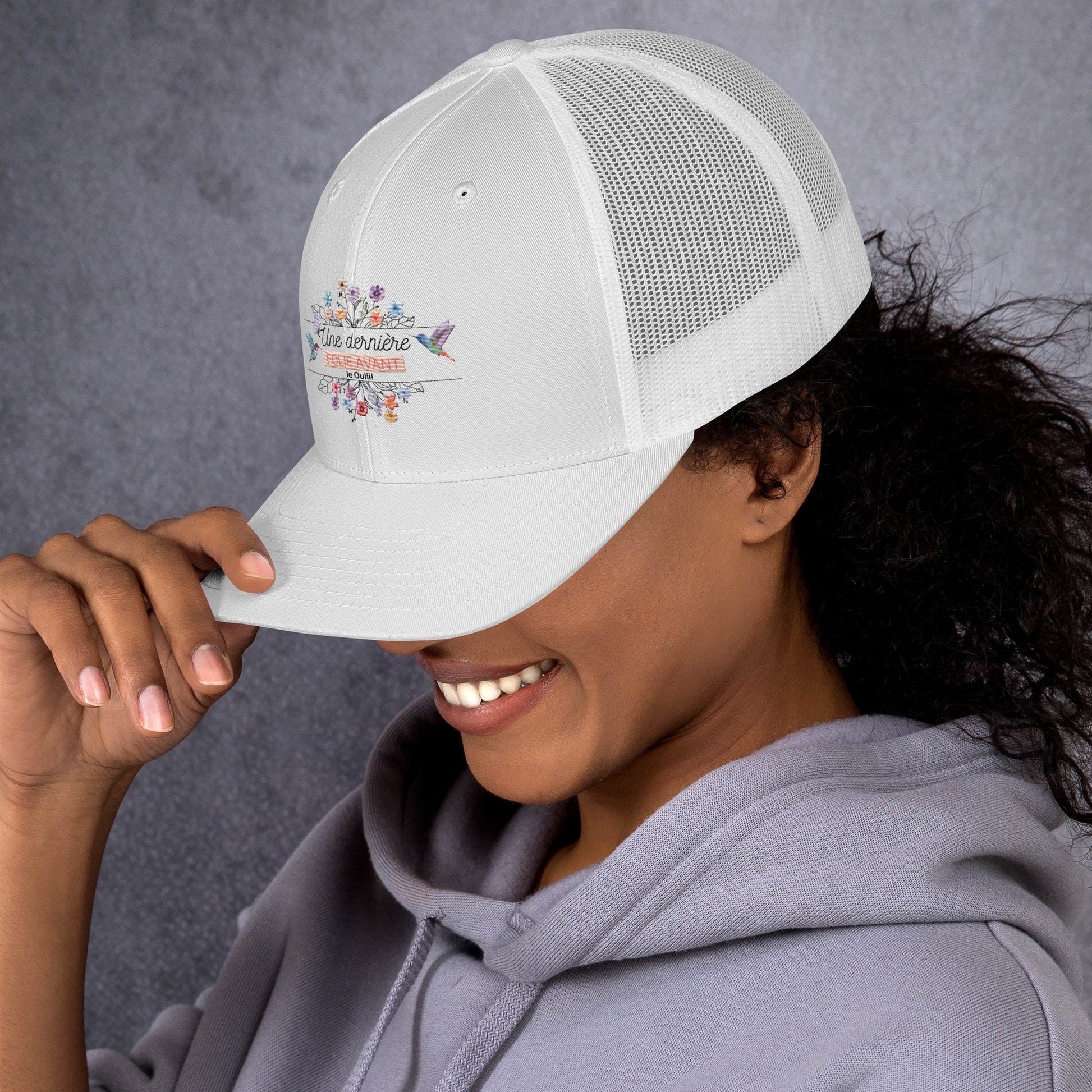 Casquette blanche "une derniere folie avant le ouii! par Accessories