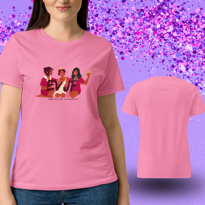 Presentation face et dos du t-shirt rose equipe de la mariee avec design moderne pour temoins et amies