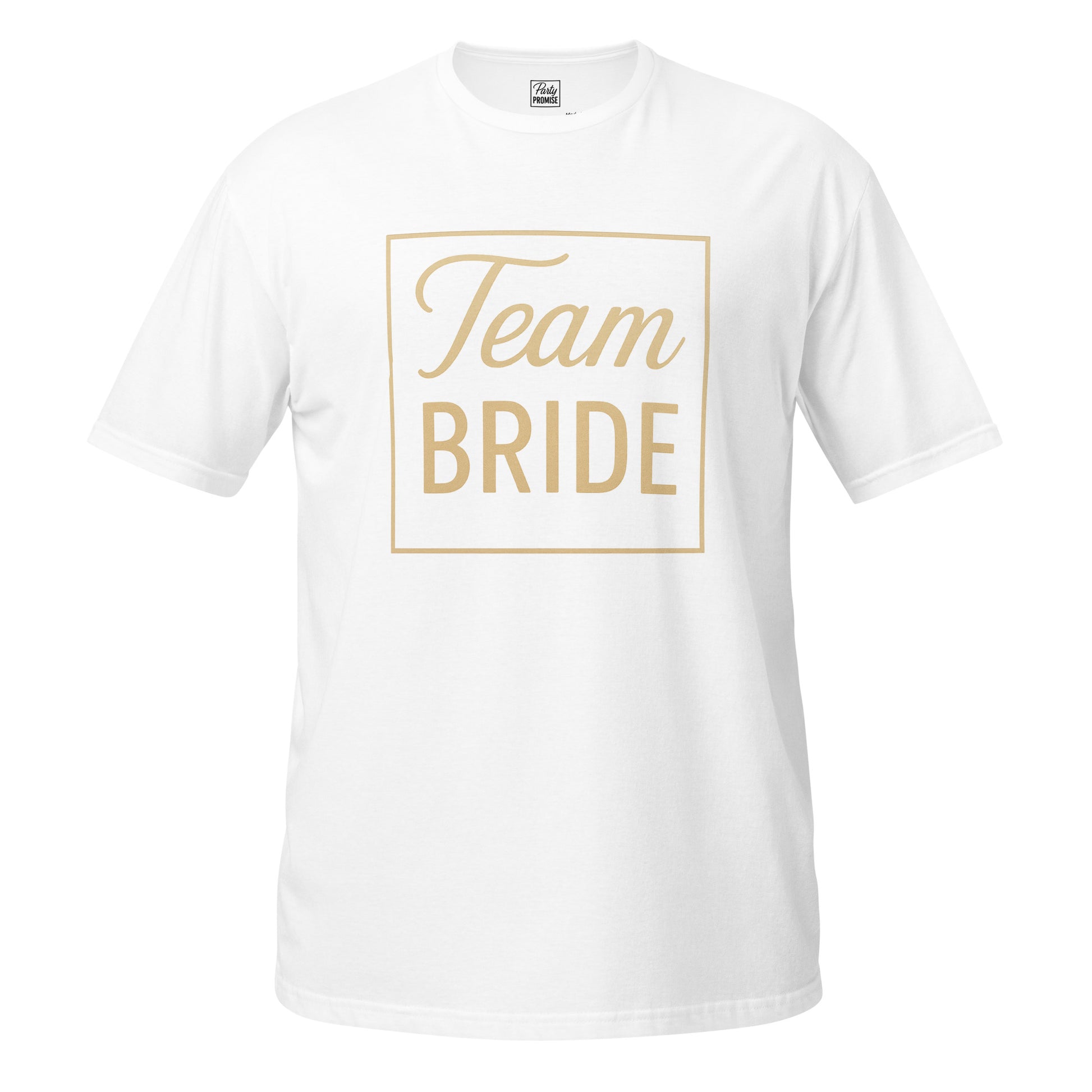 Zoom détaillé sur l’inscription “Chic par Design”. La texture du coton Airlume et la qualité du marquage se distinguent nettement.